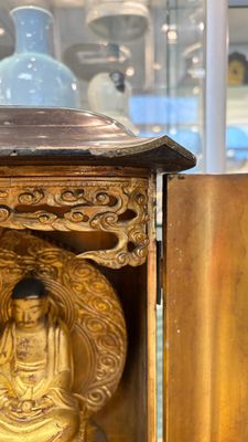 A Japanese gilt-lacquered portable shrine or zushi — foto 14