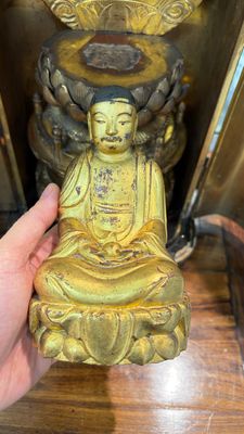 A Japanese gilt-lacquered portable shrine or zushi — foto 16