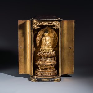 A Japanese gilt-lacquered portable shrine or zushi — foto 1