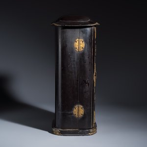 A Japanese gilt-lacquered portable shrine or zushi — foto 6