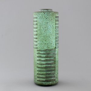 A Japanese green-patinated bronze cylindrical vase with wooden box, Showa period, 20th C. — photo 6