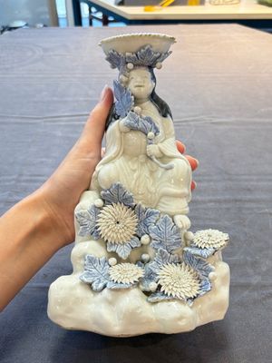 A Japanese Hirado blue and white candle holder, Meiji, 19th C. — 照片 1