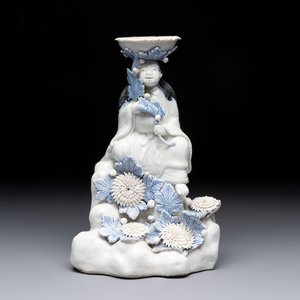 A Japanese Hirado blue and white candle holder, Meiji, 19th C. — 照片 1