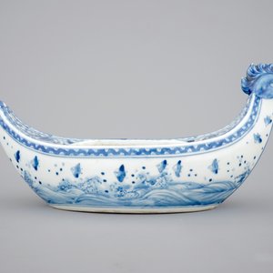A Japanese Hirado porcelain blue and white chicken-head boat, 19th C. — 照片 2