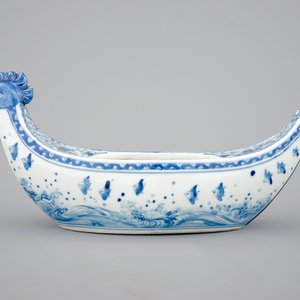A Japanese Hirado porcelain blue and white chicken-head boat, 19th C. — 照片 4