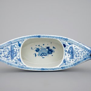 A Japanese Hirado porcelain blue and white chicken-head boat, 19th C. — 照片 6