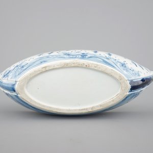 A Japanese Hirado porcelain blue and white chicken-head boat, 19th C. — 照片 7