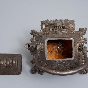 A Japanese hut-shaped cast iron tetsubin kettle, Meiji, 19th C. — photo 6