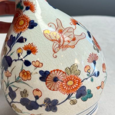 A Japanese Imari bottle vase with floral design — photo 6