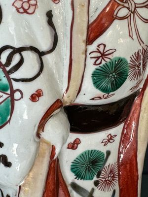 A Japanese Imari figure of a Bijin, Edo, 1st half 18th C. — foto 5