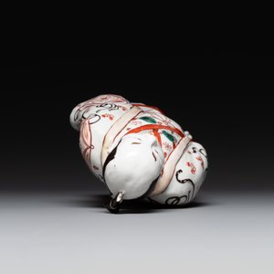 A Japanese Imari figure of a Bijin, Edo, 1st half 18th C. — foto 6