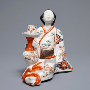 A Japanese Imari figure of a Bijin with candle holder, Edo, 17/18th C. — photo 4