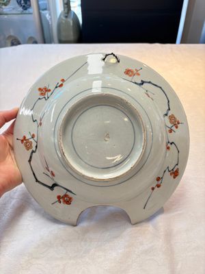 A Japanese Imari 'flower basket' shaving bowl, Edo, 17th C. — photo 7