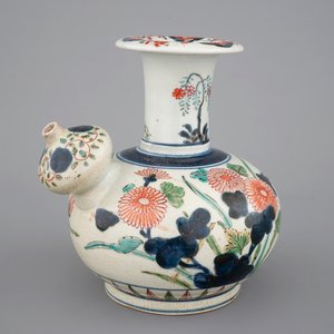 A Japanese Imari kendi, Edo, 17thC. — photo 1