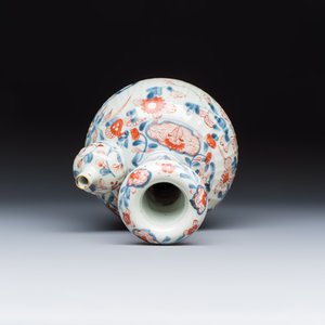 A Japanese Imari kendi with floral design — photo 6