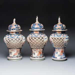A Japanese Imari openworked double-walled four-piece garniture — photo 3