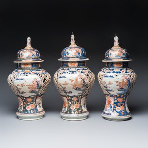A Japanese Imari openworked double-walled four-piece garniture — photo 4