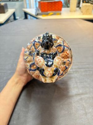 A large Japanese Imari vase and cover, Meiji, 19th C. — photo 13