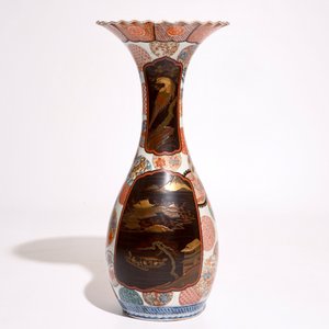 A Japanese Imari vase with lacquer reserves, Meiji, 19th C. — 照片 3