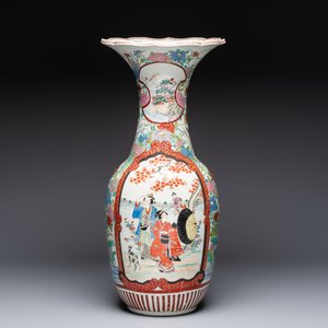 A Japanese Imari vase with narrative design, Meiji, late 19th C. — foto 3