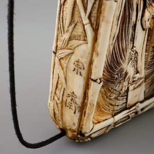 A Japanese ivory inro with netsuke, both signed, Meiji, 19th C. — photo 4