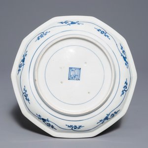 A Japanese Kakiemon decagonal plate, Edo, 17th C. — 照片 2
