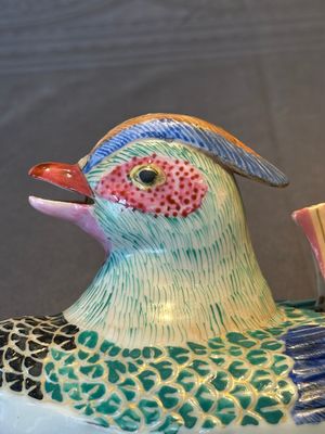 A Japanese Kakiemon model of mandarin duck, Edo, late 17th C. — photo 6