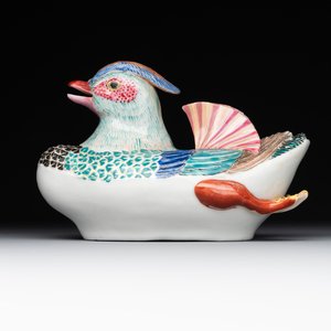 A Japanese Kakiemon model of mandarin duck, Edo, late 17th C. — photo 1