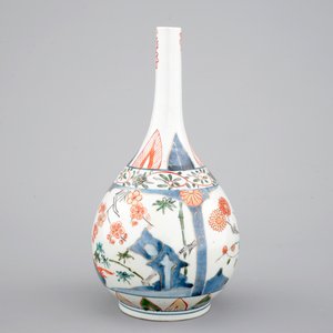 Un vase de forme bouteille de style Kakiemon, Japon, 17/18ème — photo 4