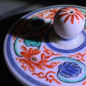 A Japanese Kakiemon teapot and cover, Edo, 17th C. — 照片 11