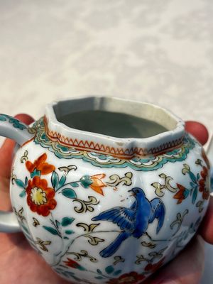 A Japanese Kakiemon teapot and cover, Edo, late 17th C. — foto 11