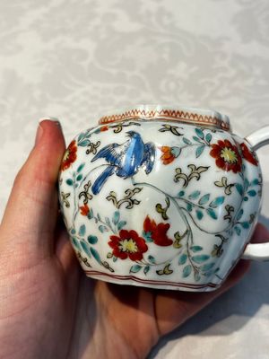 A Japanese Kakiemon teapot and cover, Edo, late 17th C. — foto 7