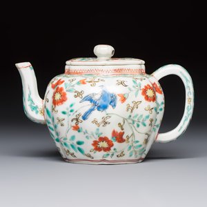 A Japanese Kakiemon teapot and cover, Edo, late 17th C. — foto 2