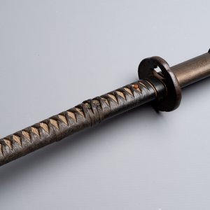 A Japanese katana, signed Hizen no Kuni Dewa no Kami Fujiwara Yukihiro, with koshirae, Edo, dated Genroku 15 (1702) — photo 12