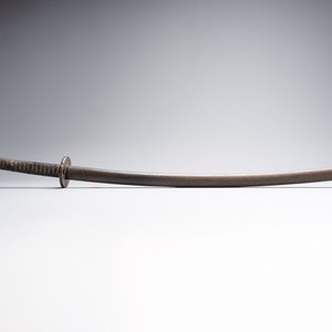 A Japanese katana, signed Hizen no Kuni Dewa no Kami Fujiwara Yukihiro, with koshirae, Edo, dated Genroku 15 (1702) — photo 4