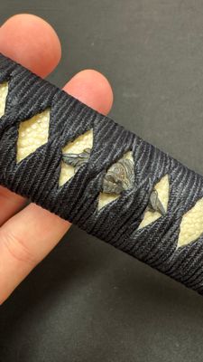 A Japanese katana, signed Ishidō Teruhide saku, with koshirae and shirasaya, Shōwa, 20th C. — foto 22