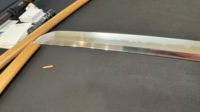 A Japanese katana, signed Ishidō Teruhide saku, with koshirae and shirasaya, Shōwa, 20th C. — foto 45