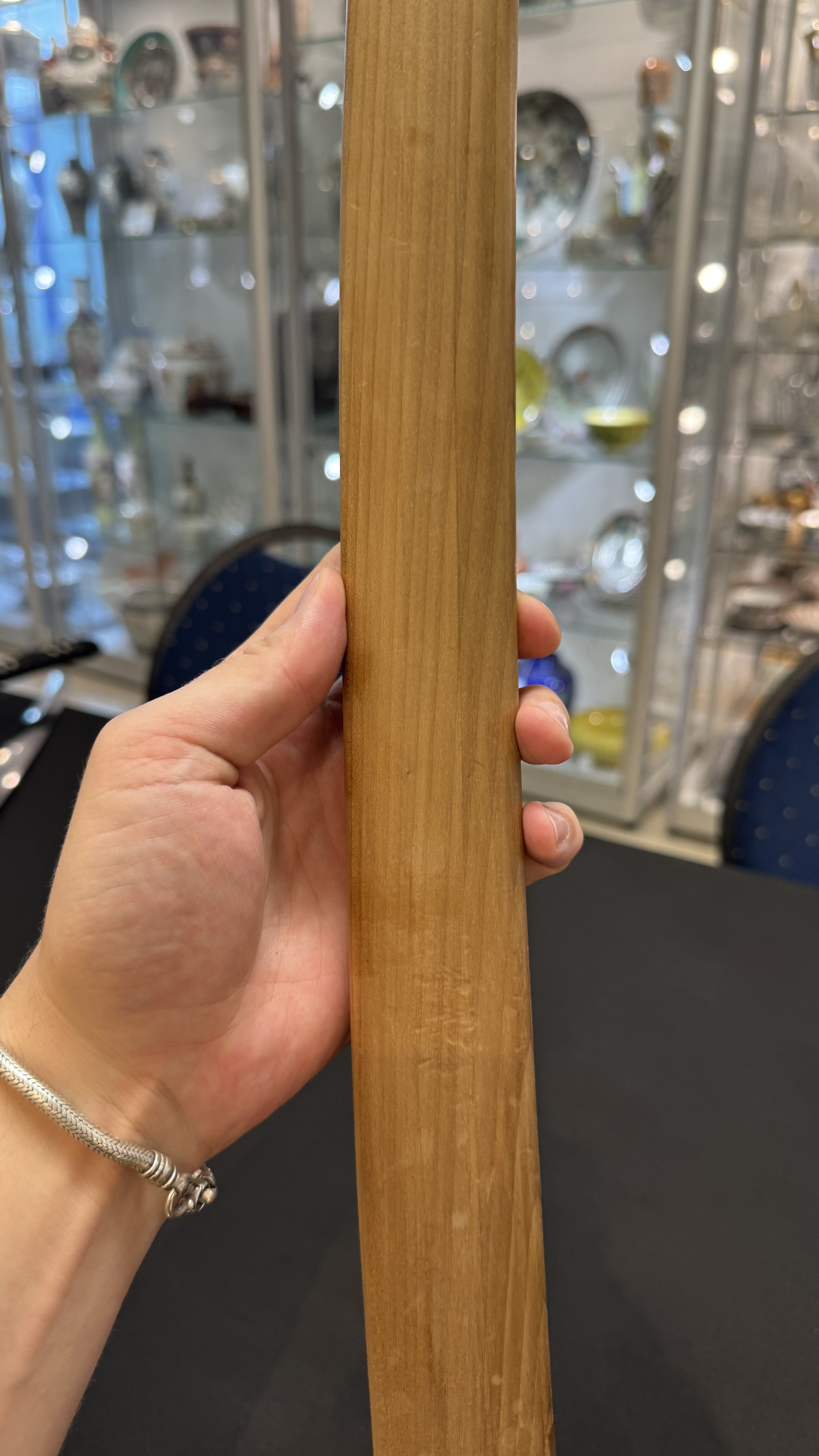 A Japanese katana, signed Ishidō Teruhide saku, with koshirae and shirasaya, Shōwa, 20th C. — foto 55