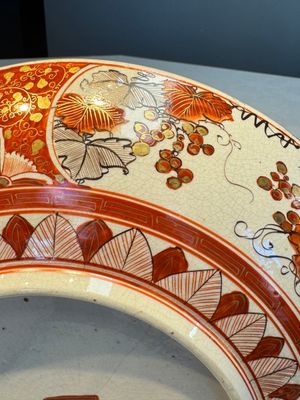 A Japanese Kutani dish with narrative design, Edo/Meiji, 19th C. — photo 22