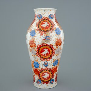 A Japanese Kutani vase and a two-handled tray, Meiji, 19th C. — photo 5