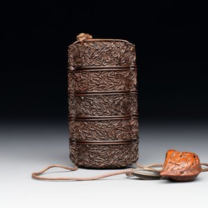 A Japanese lacquer inrō with a netsuke and an ojime, Meiji, 19th C. — photo 1