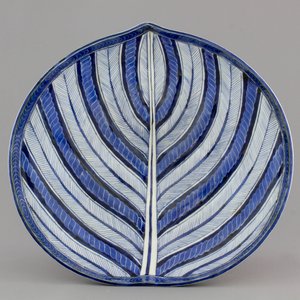 A Japanese leaf-shaped dish, 18/19th C. — foto 1