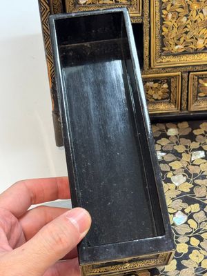 A Japanese Nanban portable lacquer cabinet, Momoyama, late 16th/early 17th C. — 照片 36