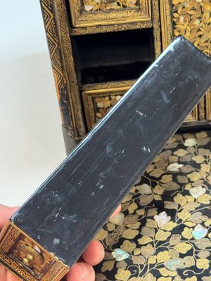 A Japanese Nanban portable lacquer cabinet, Momoyama, late 16th/early 17th C. — 照片 38