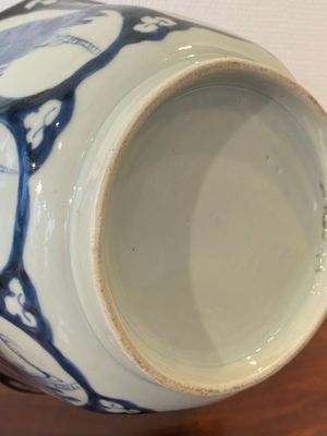 A Japanese octagonal blue and white 'cranes' bowl, 18th C. — 照片 6