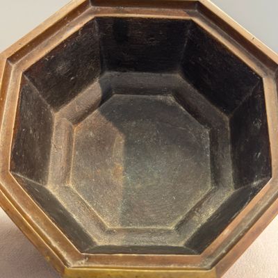 A Japanese octagonal bronze censer — photo 13