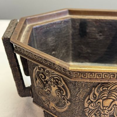 A Japanese octagonal bronze censer — photo 16