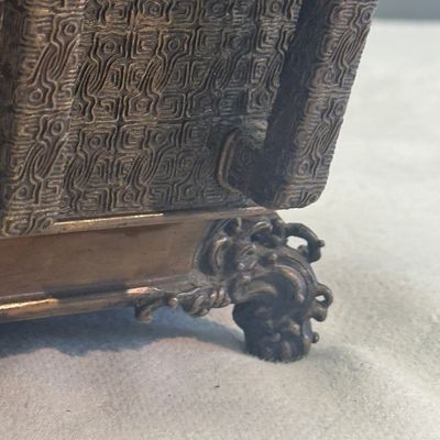 A Japanese octagonal bronze censer — photo 10