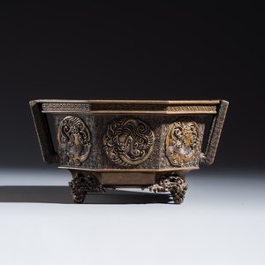 A Japanese octagonal bronze censer — photo 2