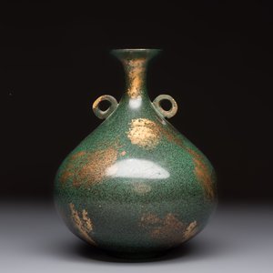 A Japanese patinated bronze vase, 20th C. — photo 3